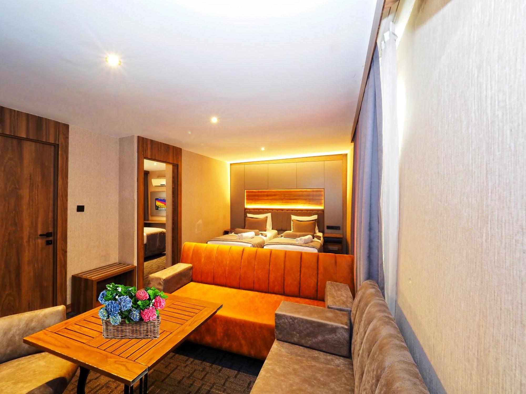 House Hotel 2*