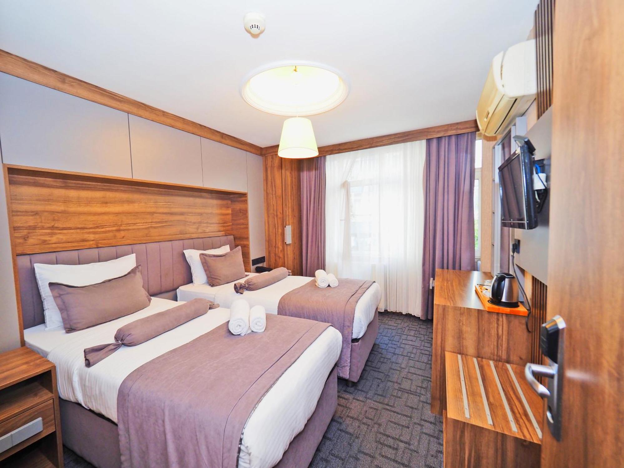 Hotel House 2*