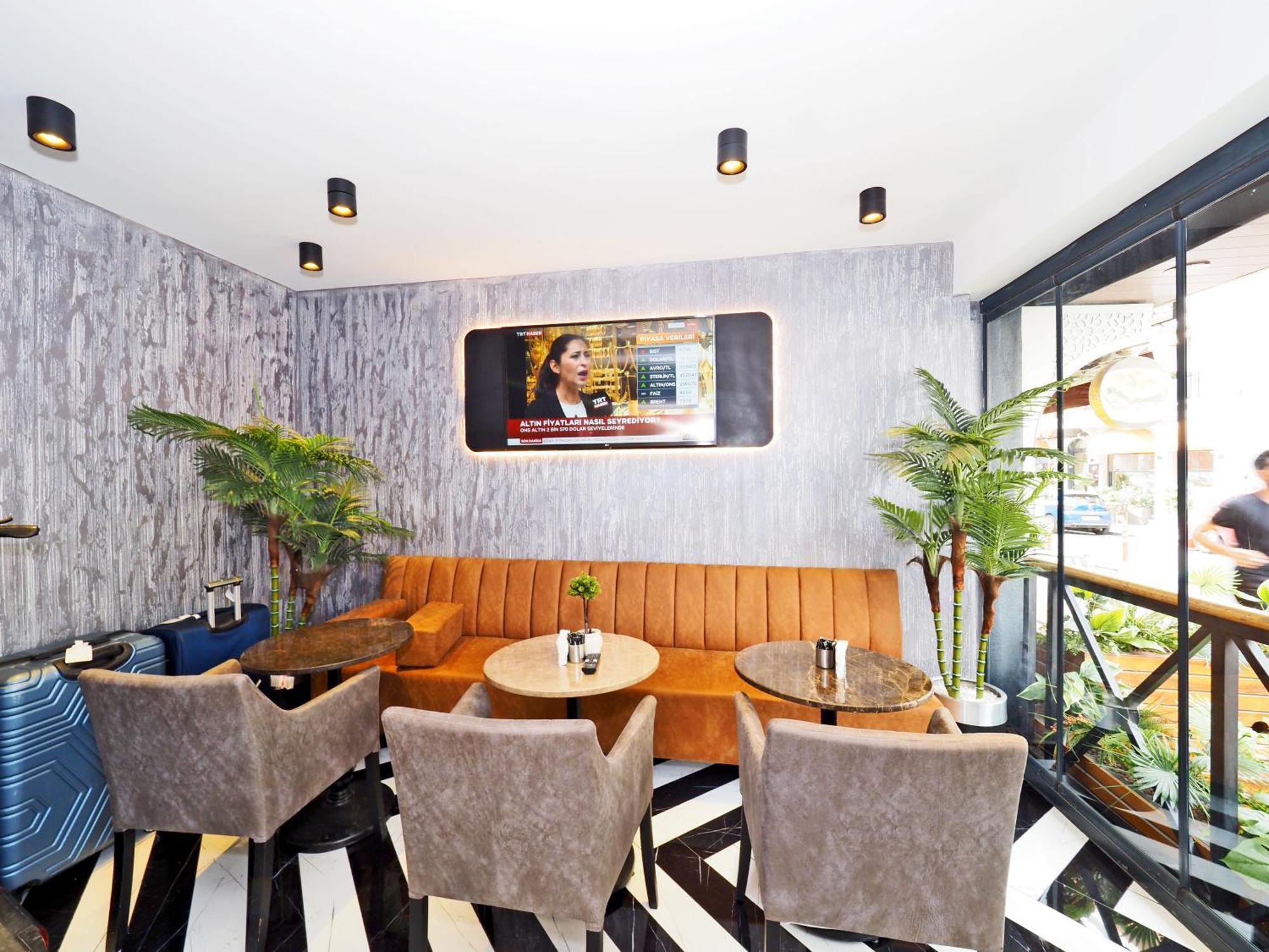 House Hotel
