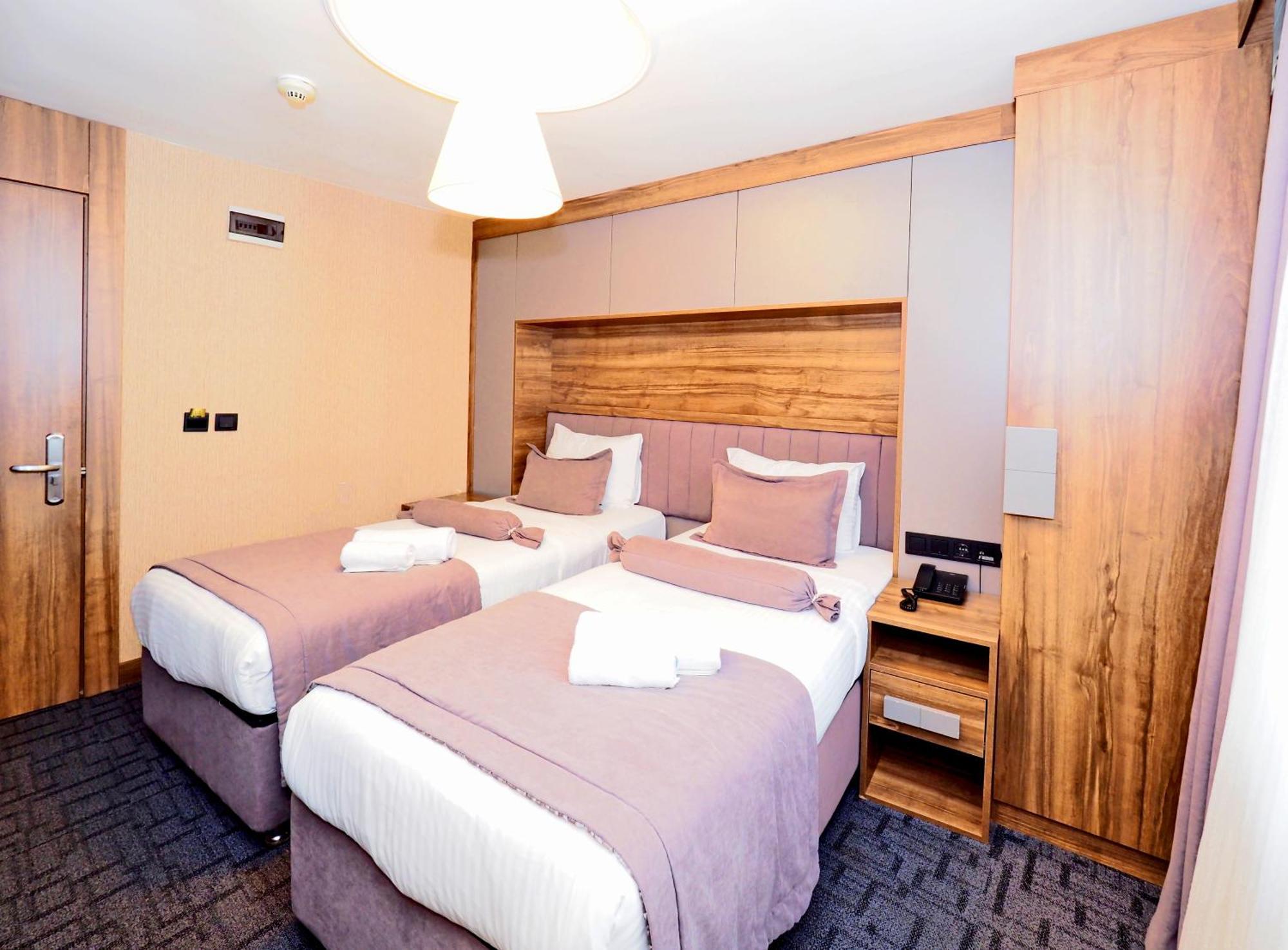 Hotel House 2*